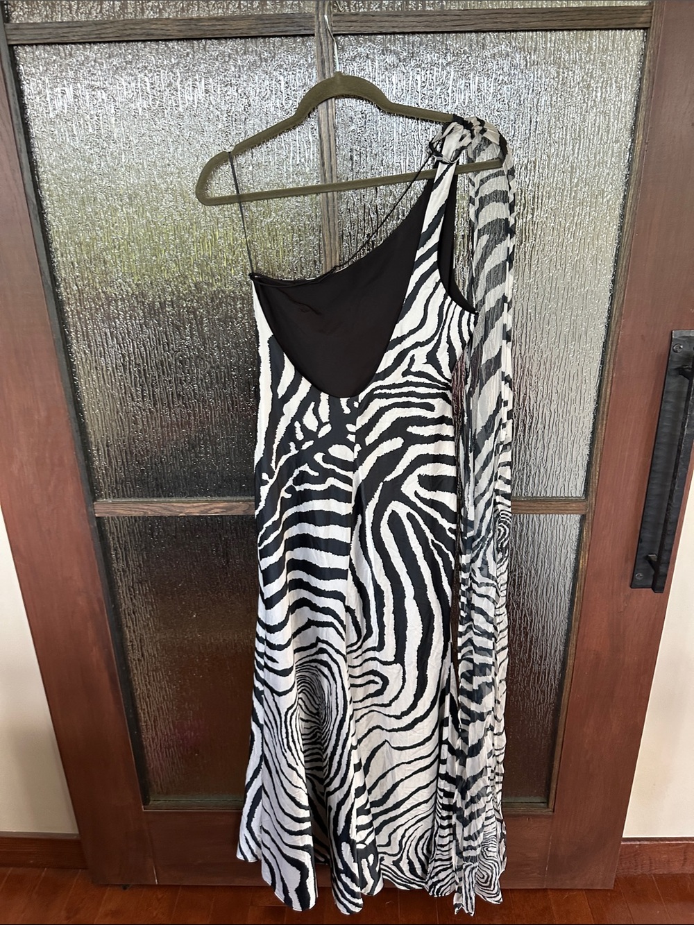 DELFI Collective Nairobi Gown One Shoulder Zebra Print Maxi size Medium - Picture 15 of 15